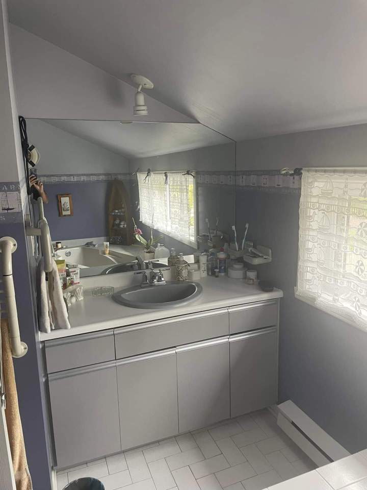 Coin salle de bain à moderniser Vaudreuil-Dorion