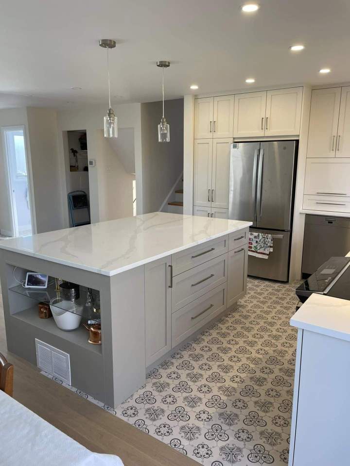 Cuisine moderne avec rangement original Vaudreuil-Dorion