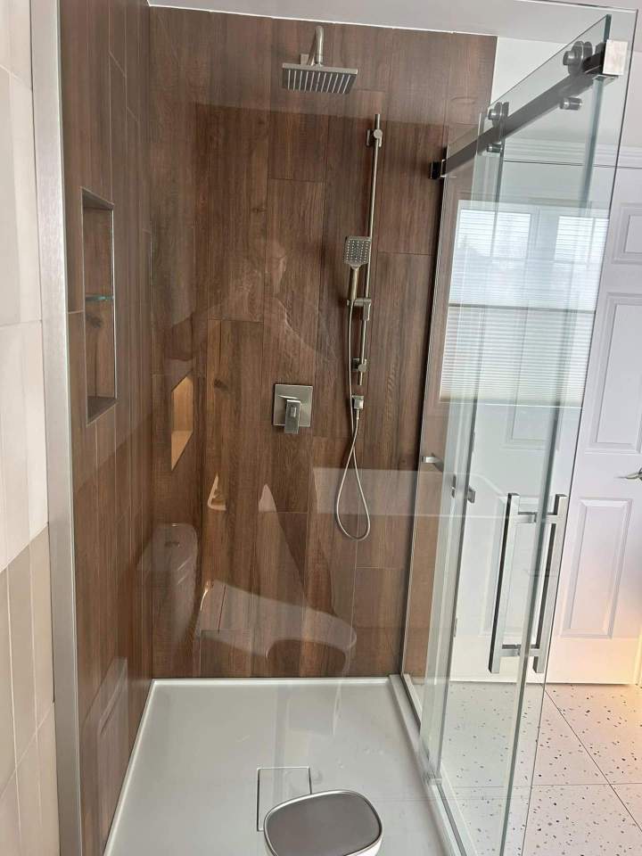 Douche fonctionnelle et moderne Vaudreuil-Dorion